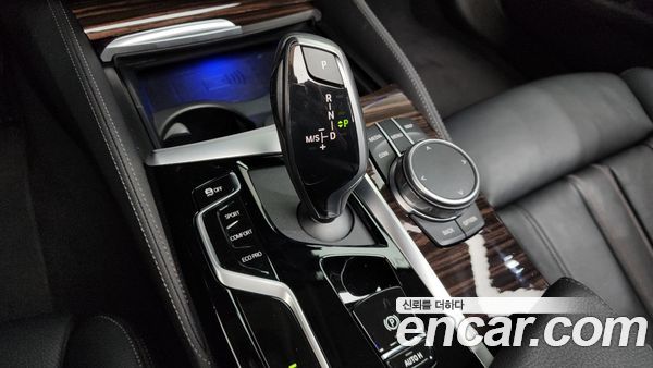 BMW 5 Series 2021, фото 9