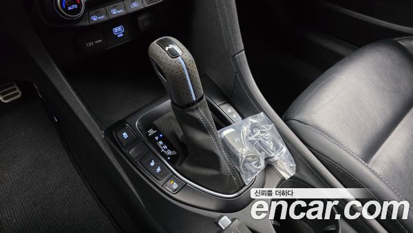 Hyundai Veloster 2022, фото 9