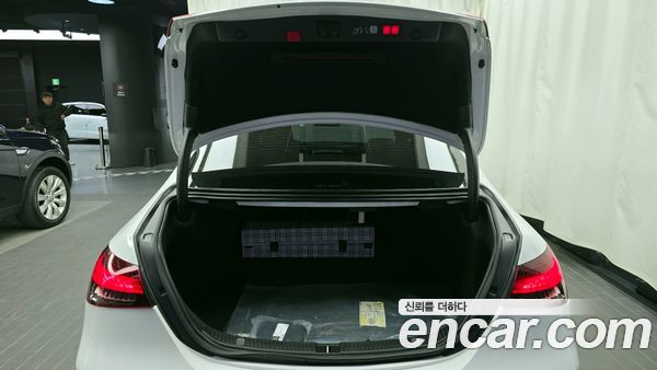 Mercedes-Benz E-Class 2023, фото 20