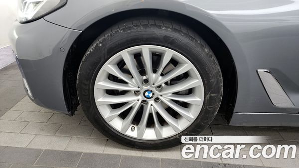 BMW 5 Series 2023, фото 5