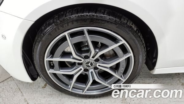 Mercedes-Benz E-Class 2022, фото 5