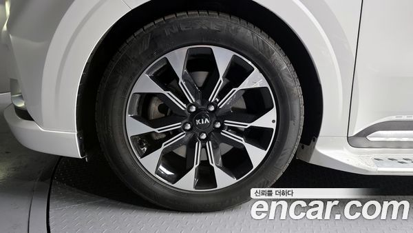 Kia Carnival 2021, фото 5