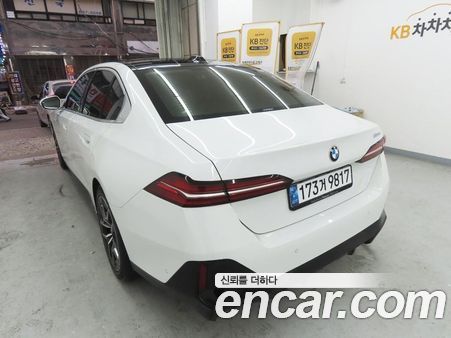 BMW 5 Series 2024, фото 4