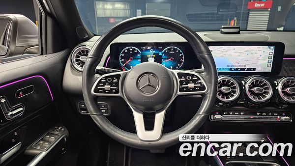 Mercedes-Benz GLB 2021, фото 13
