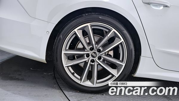 Audi A7 2022, фото 5