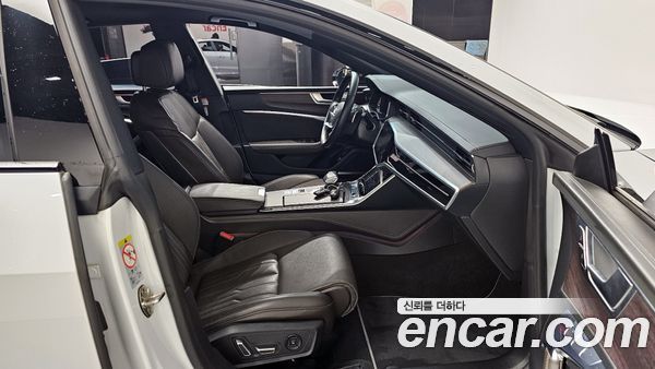 Audi A7 2022, фото 10