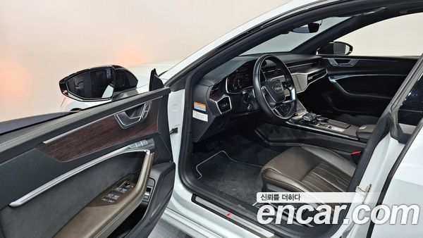 Audi A7 2022, фото 11