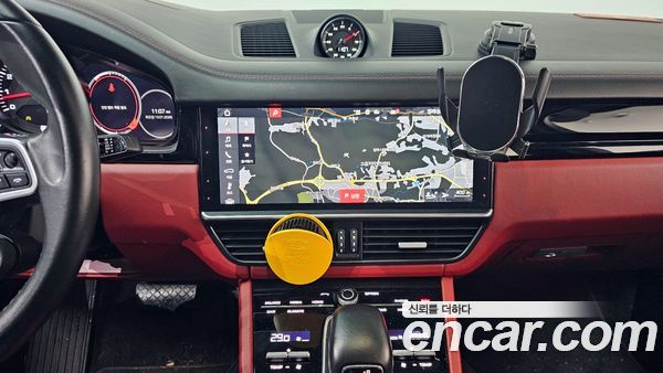 Porsche Cayenne 2020, фото 14