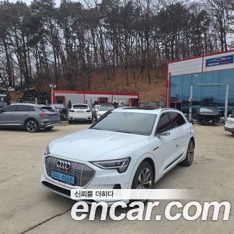 Audi e-tron 2020, фото 2