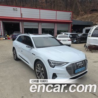 Audi e-tron 2020, фото 7