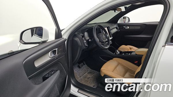 Volvo XC40 2022, фото 10