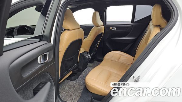 Volvo XC40 2022, фото 12