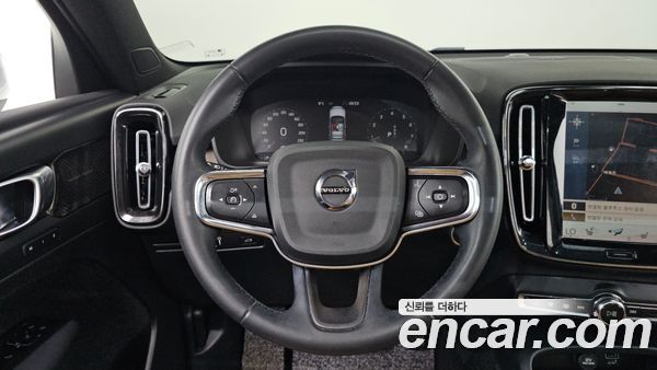 Volvo XC40 2022, фото 14