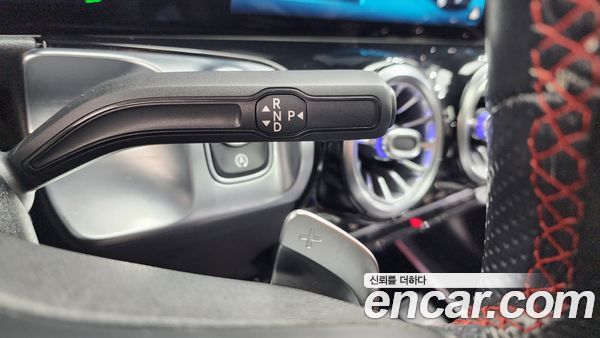 Mercedes-Benz GLB 2021, фото 9