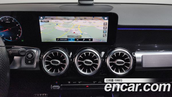 Mercedes-Benz GLB 2021, фото 15
