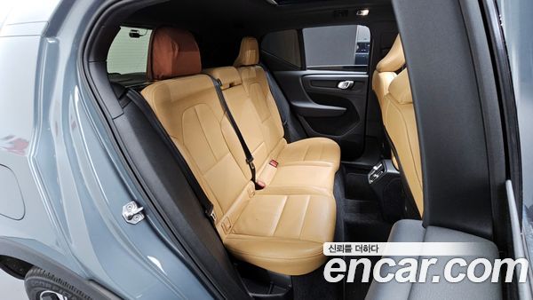 Volvo XC40 2021, фото 11