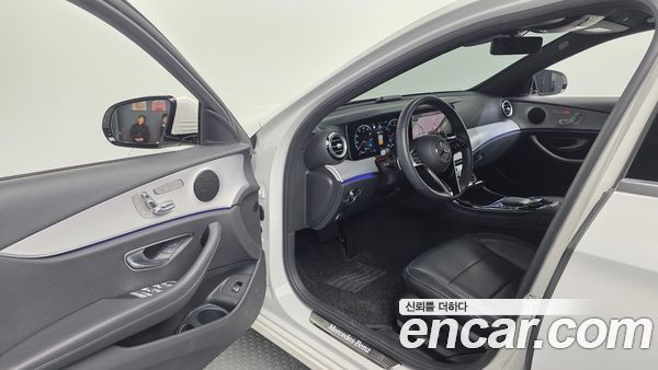 Mercedes-Benz E-Class 2021, фото 10