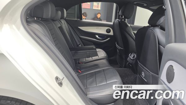 Mercedes-Benz E-Class 2021, фото 12
