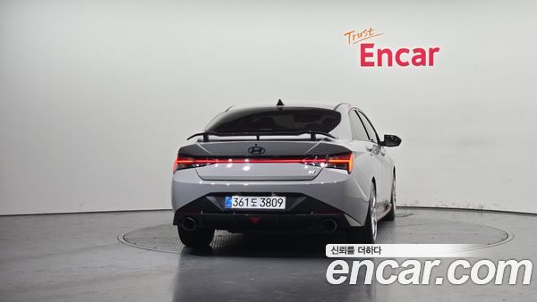 Hyundai Elantra 2023, фото 4