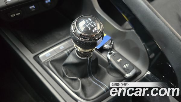 Hyundai Elantra 2023, фото 9