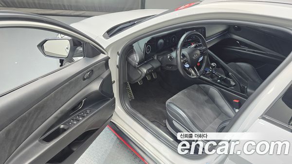 Hyundai Elantra 2023, фото 10