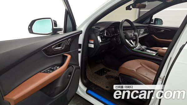 Audi Q7 2023, фото 10