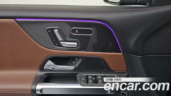 Mercedes-Benz GLB 2023, фото 12