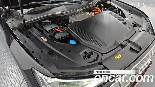 Audi e-tron 2021, фото 6