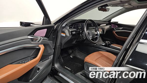 Audi e-tron 2021, фото 10