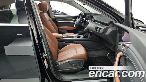 Audi e-tron 2021, фото 11