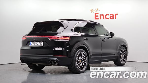 Porsche Cayenne 2023, фото 2