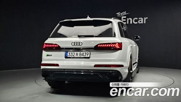 Audi Q7 2023, фото 4