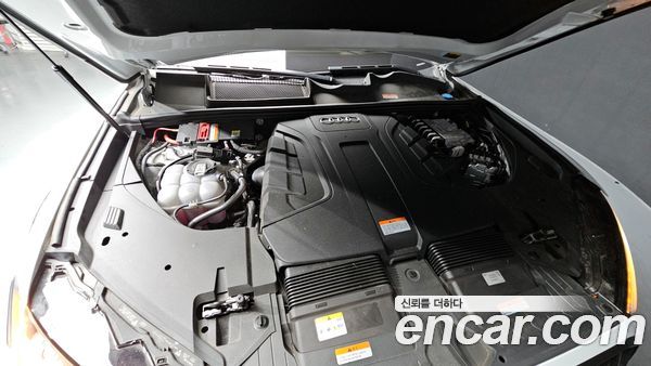 Audi Q7 2023, фото 6