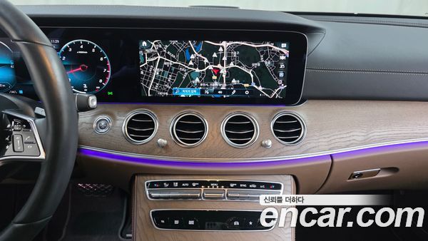 Mercedes-Benz E-Class 2023, фото 14