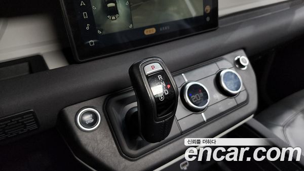 Land Rover Defender 2022, фото 9