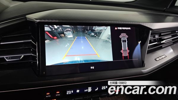 Audi Q4 e-tron 2022, фото 18