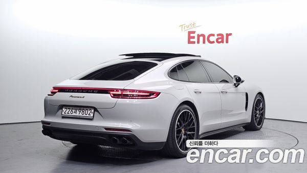 Porsche Panamera 2020, фото 2