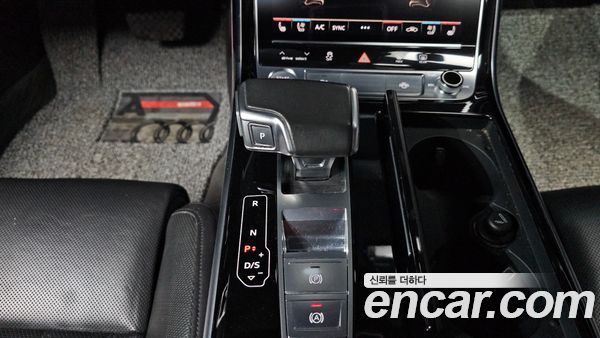 Audi A8 2020, фото 9