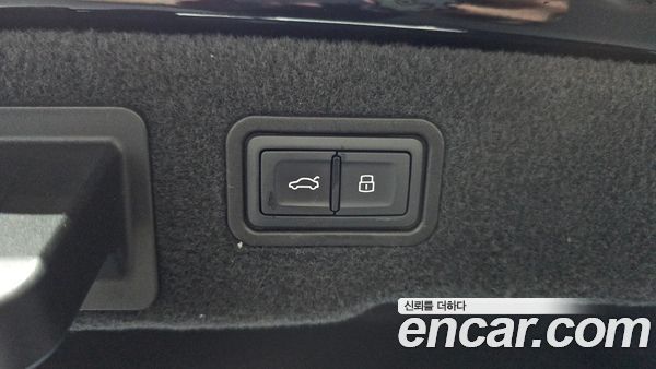 Audi A8 2020, фото 20