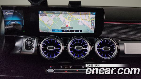 Mercedes-Benz GLB 2021, фото 14