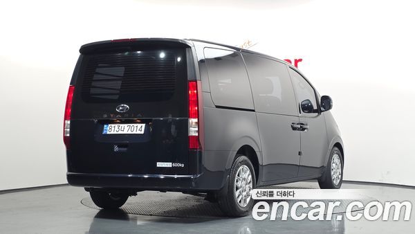 Hyundai Staria 2023, фото 2