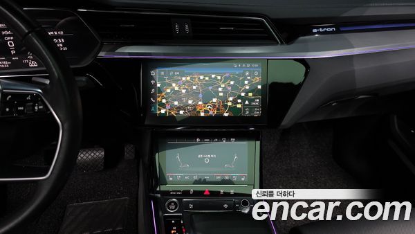 Audi e-tron 2021, фото 14