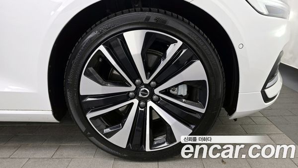 Volvo S60 2024, фото 5