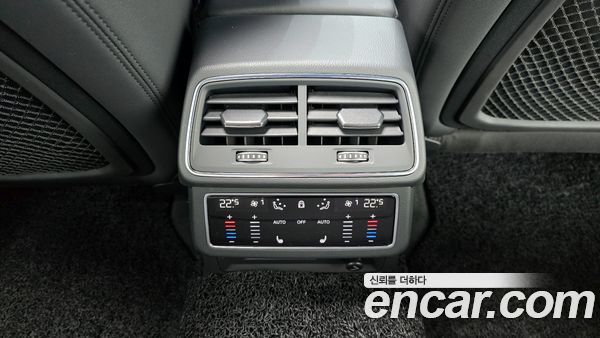 Audi A6 2021, фото 31