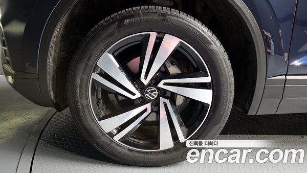 Volkswagen Touareg 2023, фото 5