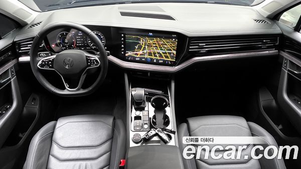 Volkswagen Touareg 2023, фото 10