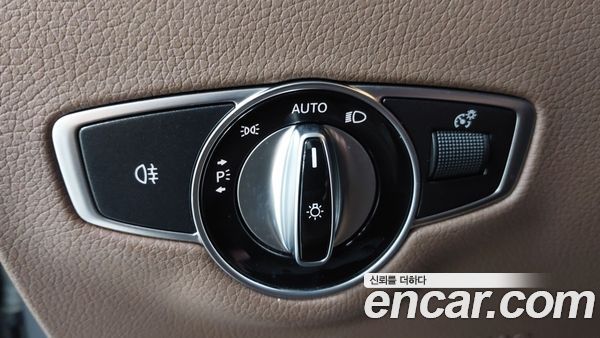 Mercedes-Benz E-Class 2021, фото 9