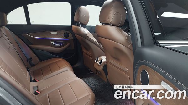Mercedes-Benz E-Class 2021, фото 10