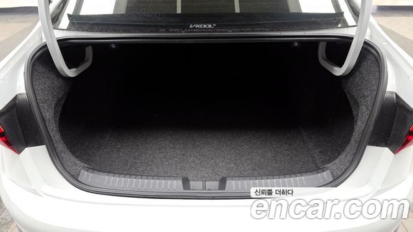 Volkswagen Jetta 2023, фото 32