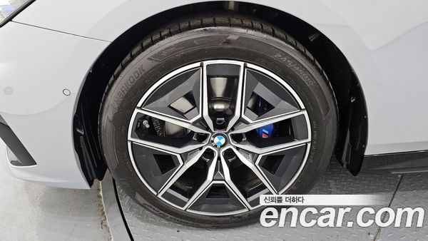 BMW 5 Series 2024, фото 5